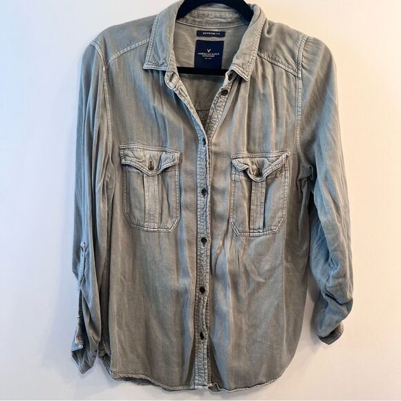 American Eagle Outfitters Tops - American Eagle Outfitters Boyfriend Fit Button Down